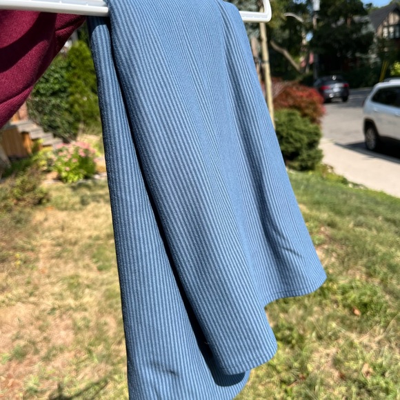 BUNDLE: Lululemon Size 4 Tops - Picture 15 of 16